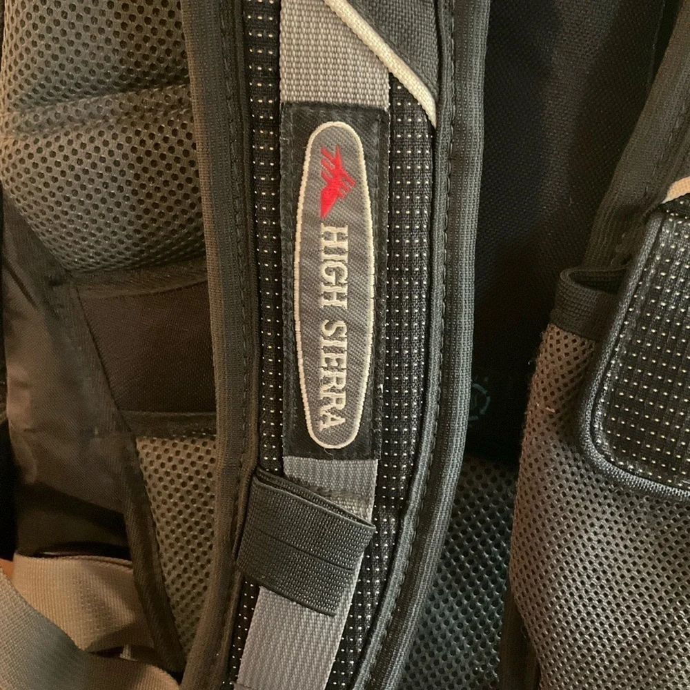 High Sierra Suspension Strap System Black Backpack